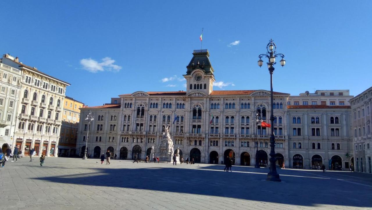 Casa Antica - Historical Apartment In Old City Center トリエステ エクステリア 写真